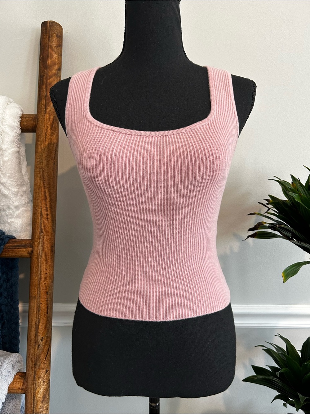Abercrombie & Fitch Ribbed Square-Neck Tank Top — Light Pink, Size XS